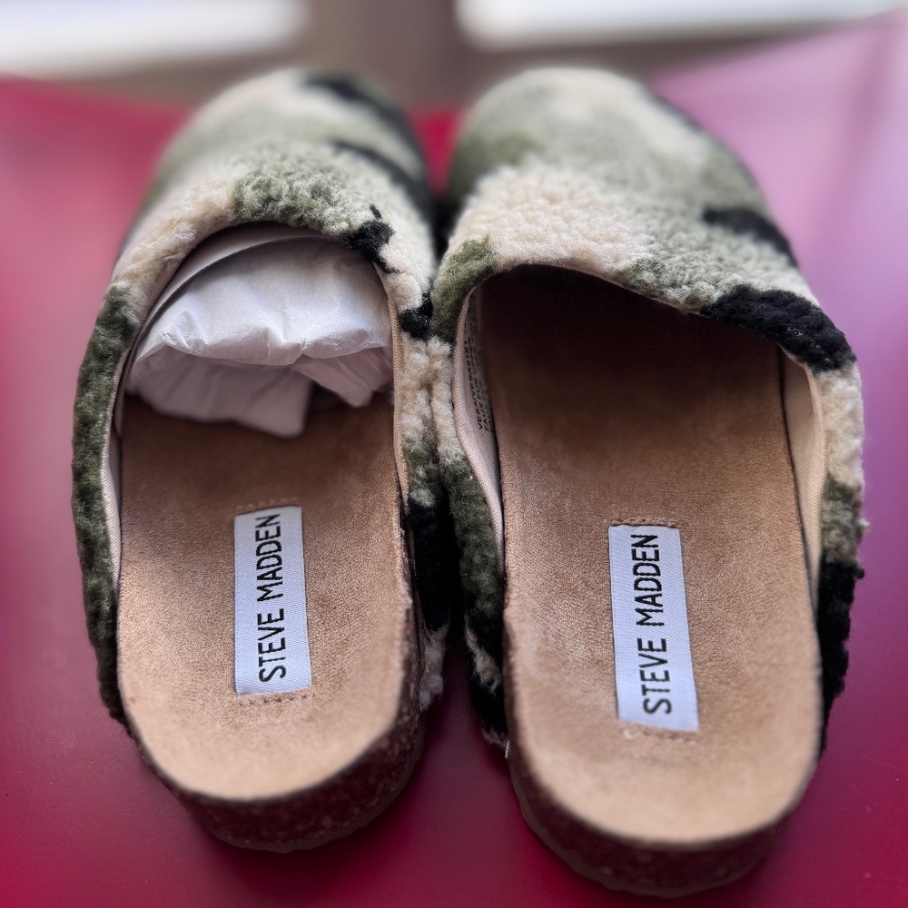 NiB Steve Madden Women’s Vesa Camoflage Clog Slip on women’s Shoe Size 7M